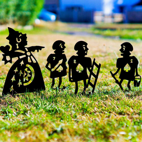 The Queen of Hearts Garden Ornament Alice in Wonderland Themed Party Decoration Gift